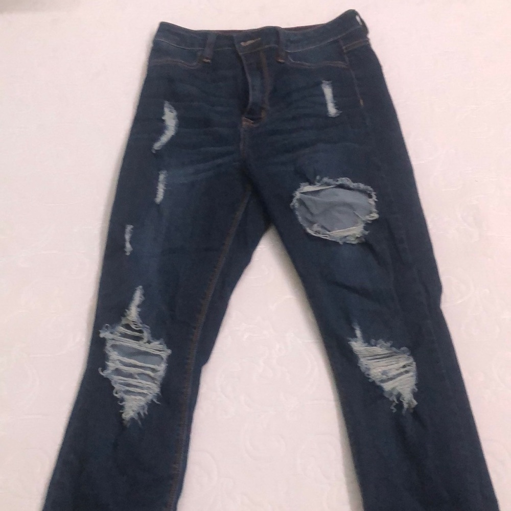 Fashion nova ripped jeans || size 7